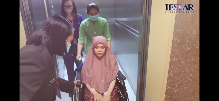 8 Momen Detik-detik Haru Lesti Kejora Lahirkan Baby L Persalinan Lesti Kejora menjadi jauh dari waktu perkiraan lahiran. Ini potret detik-detik Lesti lahirkan baby L yang baru diungkap!