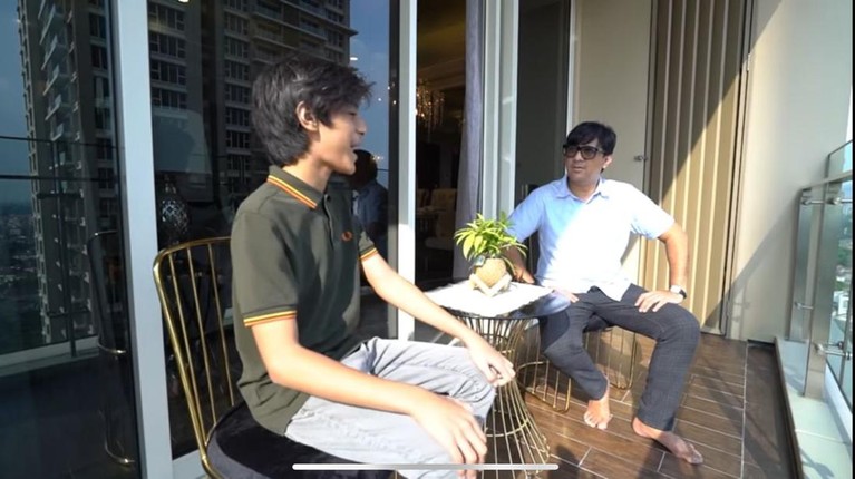9 Apartemen Mewah Kenzy Hadiah dari Andre Taulany Andre Taulany membelikan satu unit apartemen mewah untuk putranya Kenzy yang baru lulus SD. Yuk intip!