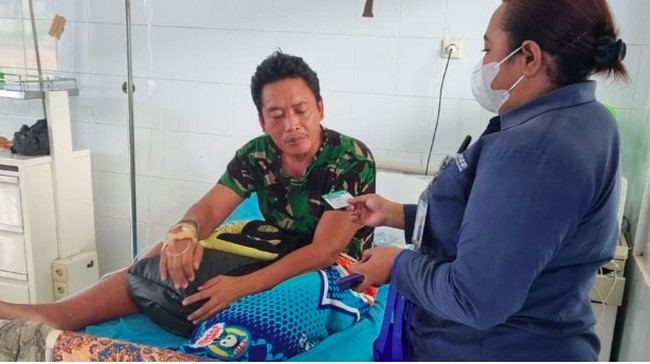 Yusuf (36) seorang peserta JKN-KIS di Mappi, Papua menyadari pentingnya menjaga pola hidup bersih dan sehat usai mengetahui dirinya mengidap suatu alergi.