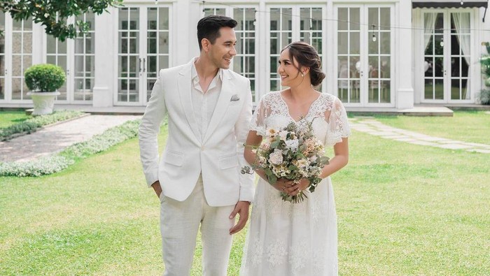 Donna Agnesia dan Darius Sinathrya