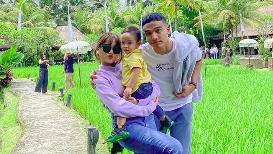 Gala Sky liburan ke Bali bareng Fuji dan Fadly