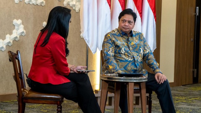 Menko Perekonomian Airlangga Hartarto bekal pemulihan ekonomi pada 2022 yang berkaca dari 2021 adalah inovasi dan optimisme.