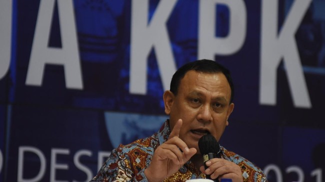 Ketua KPK Firli Bahuri tak banyak bicara menjawab pernyataan Novel soal Harun Masiku yang tak akan pernah tertangkap.
