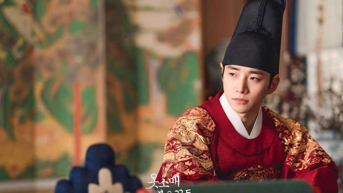 Pesona Aktor Korea dengan Wajah 'Mahal' Ketika Berperan sebagai Raja di Drama