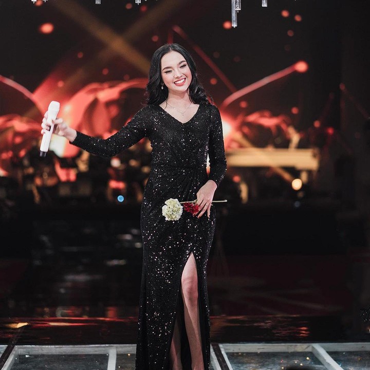 <p>Di usianya yang masih 18 tahun, Lyodra Ginting tak hanya tumbuh menjadi gadis yang cantik dan penyanyi sukses. Ia bahkan menduduki peringkat ke-8 di daftar Wanita Tercantik di Dunia versi TC Candler. (Foto: Instagram @lyodraofficial)</p>