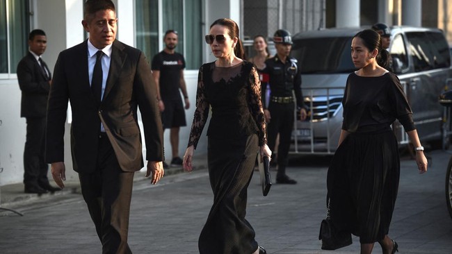 Madam Pang terancam dicopot dari jabatan manajer timnas Thailand U-23 akibat dugaan pelecehan seksual salah satu stafnya di tim Negeri Gajah Perang.