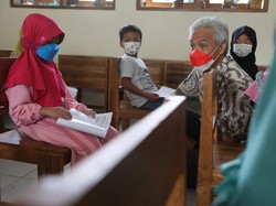 Ganjar Minta Vaksinasi Jangkau Anak Jalanan: Tak Hanya yang Sekolah