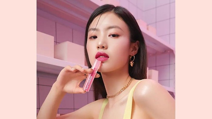 Liptint Korea Paling Favorit Pilihan Pembaca Beautynesia, Nggak Cuma Awet Tapi Bikin Bibir Lembab sampai 12 Jam!