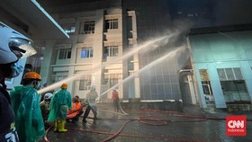 RS Dokter Kariadi Semarang Kebakaran, Petugas Selamatkan Pasien