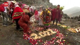 VIDEO: Dukun di Peru Gelar Ritual agar Pandemi Berakhir di 2022