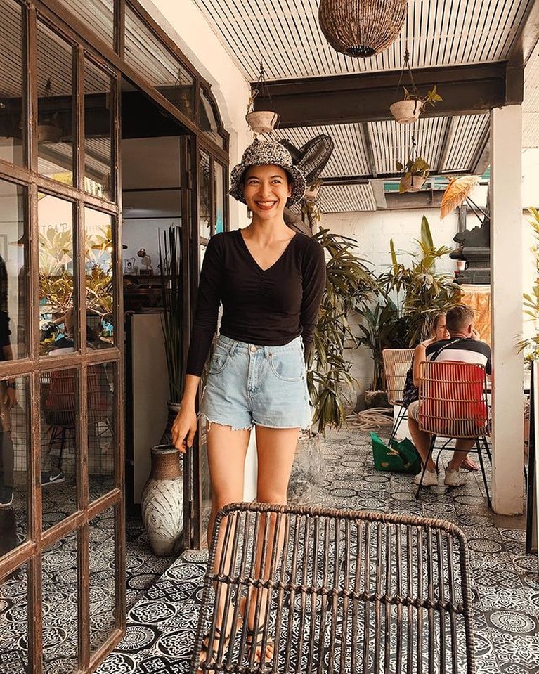 8 Potret Adu Gaya Putri Marino & Anya Geraldine Web series Layangan Putus sedang jadi perbincangan publik, Putri Marino dan Anye Geraldine pun disorot. Yuk intip gaya mereka!