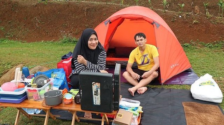 8 Potret Ikke Nurjannah dan Suami Berondong Ikke Nurjanah dan suami berondongnya, Karlie Fu makin mesra dan berencana memiliki momongan tahun depan. Yuk intip kemesraan mereka!