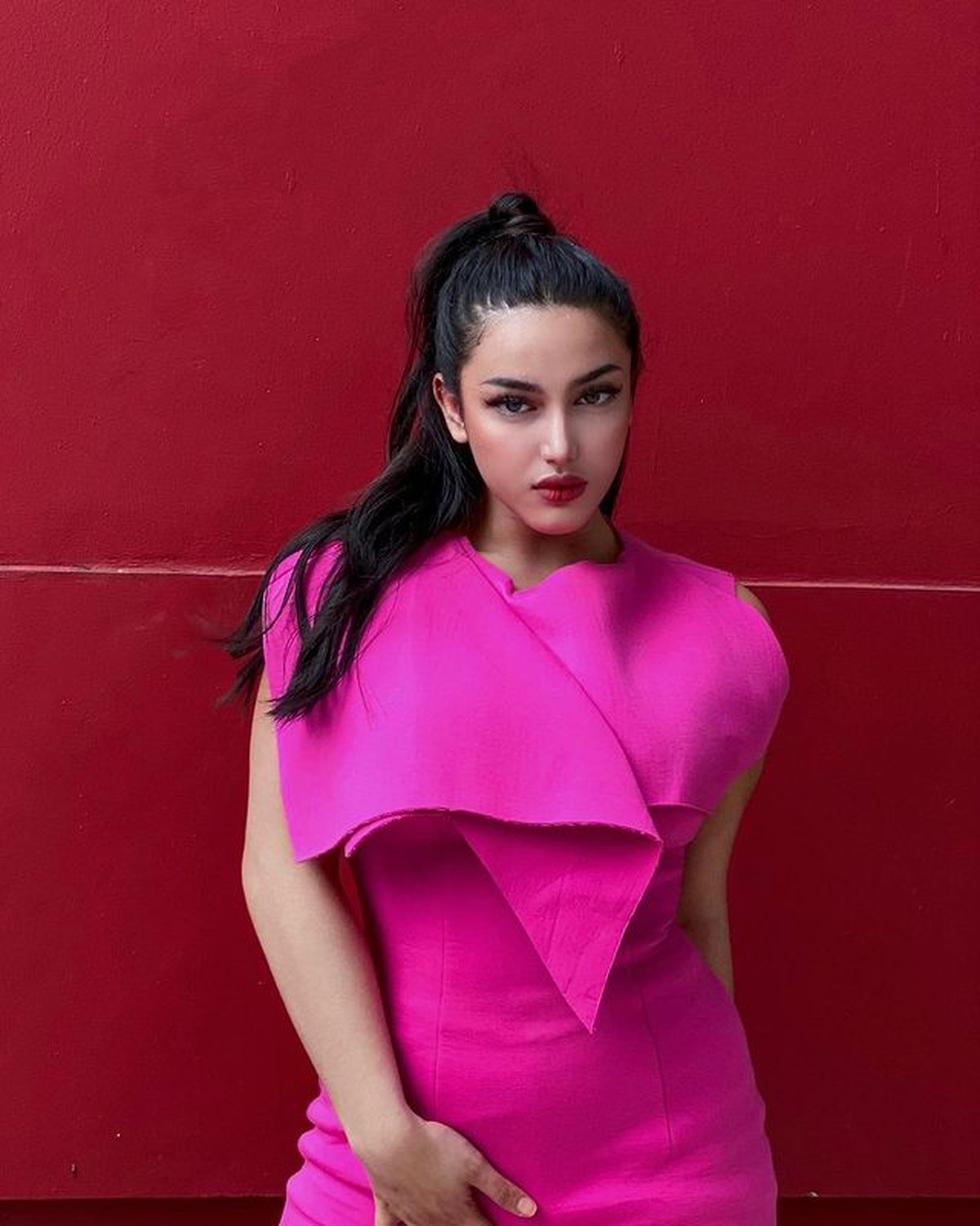 Cassandra Angelie pesinetron Ikatan Cinta bikin heboh usai diciduk prostitusi dan ditangkap polisi di sebuah hotel mewah&period; Yuk intip&excl;