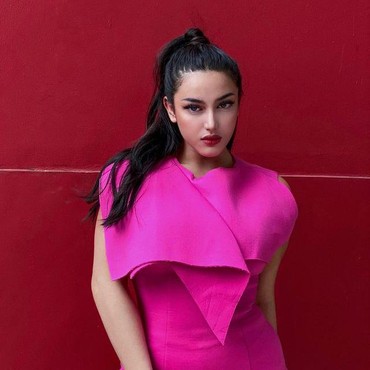 Cassandra Angelie Sosok Artis yang Ditangkap karena Prostitusi