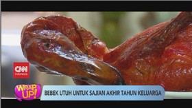 VIDEO: Bebek Utuh Untuk Sajian Akhir Tahun Keluarga