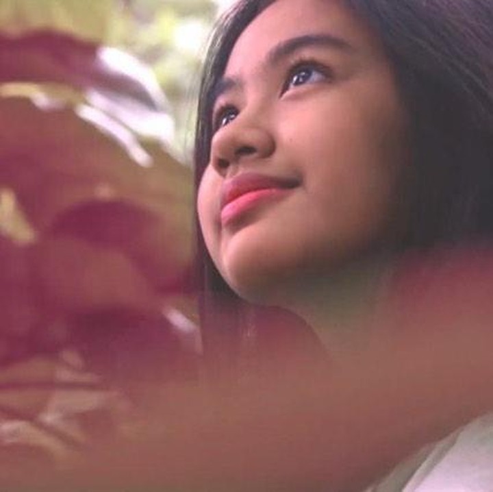 <p>Untuk Bunda ketahui, Diarra Rachbini merupakan putri kedua Alya Rohali dari pernikahannya dengan Faiz Ramzy Rachbini pada 2006 silam. Bakat sang Bunda sebagai model tampak diturunkan kepada putrinya, nih. (Foto: Instagram @diarrarachbini)</p>