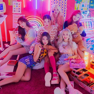 Lirik Lagu Yummy Yummy Love - MOMOLAND & Natti Natasha
