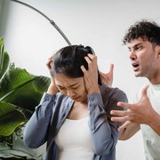 Merasakan Cinta dan Benci Bersamaan, Waspada Terjebak Love Hate Relationship!