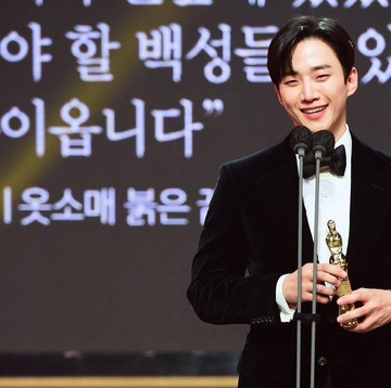 Jadi Sosok Idol K-Pop dan Aktor Berprestasi, Ini Deretan Penghargaan yang Diraih Lee Jun Ho