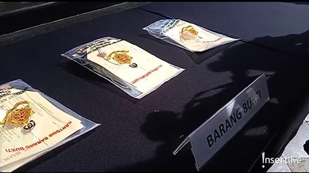 sinetron Cassandra Angelie jadi sorotan usai ditangkap kasus prostitusi dengan beberapa barang bukti&period; Yuk intip barang buktinya&excl;