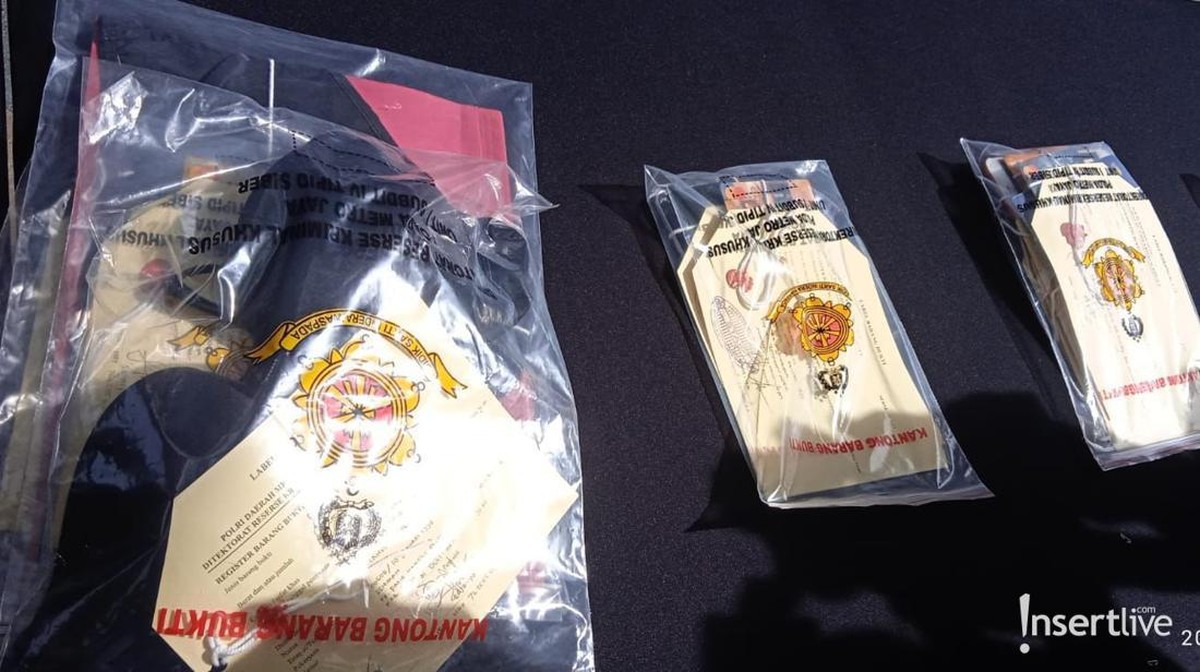 sinetron Cassandra Angelie jadi sorotan usai ditangkap kasus prostitusi dengan beberapa barang bukti&period; Yuk intip barang buktinya&excl;