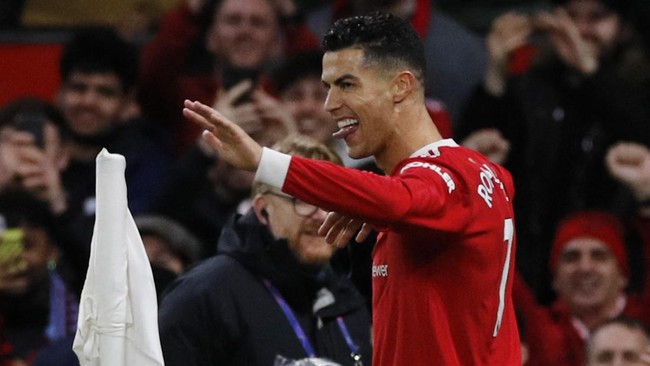 Cristiano Ronaldo membela Ralf Rangnick yang terus mendapat tekanan setelah Manchester United terpuruk di Liga Inggris.