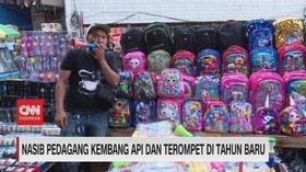 VIDEO: Nasib Pedagang Kembang Api & Terompet di tahun Baru