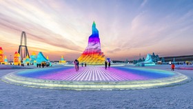 FOTO: Warna-warni Dunia Es dan Salju Harbin China