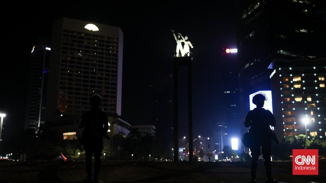 Polisi menutup Sudirman-Thamrin, SCBD, Kemang, Gunawarman-Senopati mulai tengah malam ini.