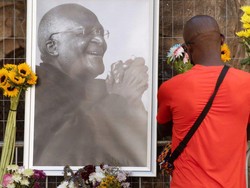 Jenazah Pahlawan Anti-Apartheid Afsel Akan Dikremasi dengan Air