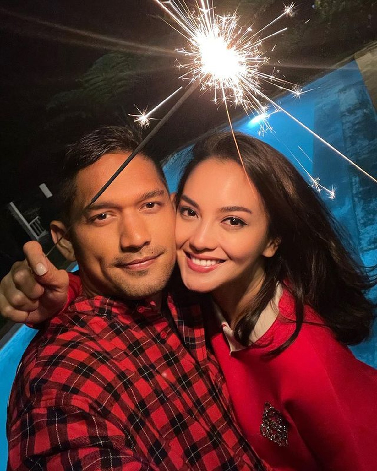 Momen pergantian tahun 2021 ke 2022 dirayakan oleh seluruh orang di penjuru dunia termasuk selebritis Tanah Air&period; Yuk kita intip&excl;