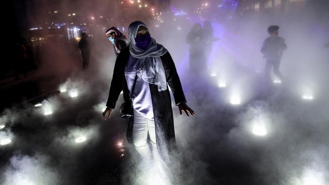 Arab Saudi yang dulu konservatif kini mulai tersekularasi. Sejumlah kebijakan sekuler diterapkan. Berikut kebijakan sekuler di Arab Saudi.