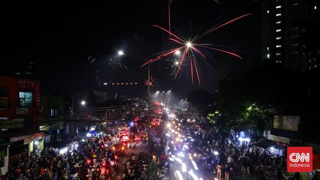 Demi memeriahkan malam Tahun Baru, Pemerintah Provinsi Jakarta menggelar acara "Semarak Jakarta Mendunia" pada Selasa (31/12) di 12 titik lokasi di Jakarta.