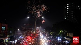 FOTO: Nekat Warga DKI Rayakan Malam Tahun Baru di Tengah Covid