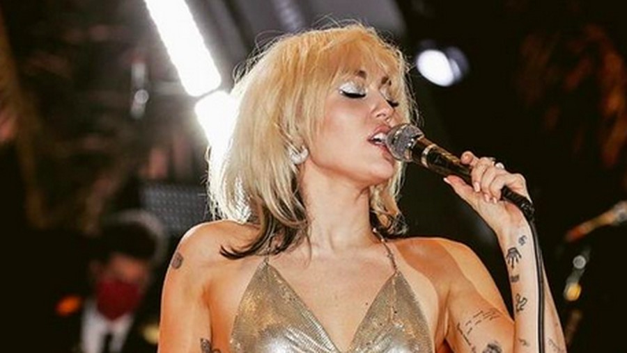Miley Cyrus di Pesta Tahun Baru 2022