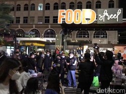 Langgar Jam Operasional, Pengunjung di Food Street PIK Dibubarkan Polisi