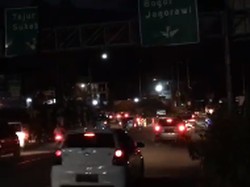 Video: Situasi Arus Lalin di Simpang Gadog Ramai Lancar Malam Ini