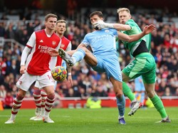 Arsenal Memang Belum Selevel Man City