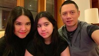 <p>Almira Tunggadewi Yudhoyono merupakan anak perempuan dari Annisa Larasati Pohan dan Agus Harimurti Yudhoyono (AHY). Aira, sapaan akrabnya, diketahui merupakan putri satu-satunya dari pasangan tersebut. (Foto: Instagram @agusyudhoyono)</p>