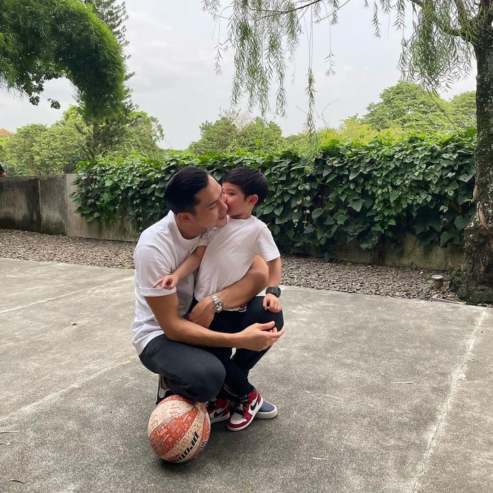 <p>Raphael Moeis atau Rafa, putra Sandra Dewi dan Harvey Moeis, baru saja menorehkan prestasi membanggakan nih. Rafa baru saja terpilih jadi Brand Ambassador mobil mewah bersama ayahnya. (Foto: Instagram @raphaelmoeis)</p>