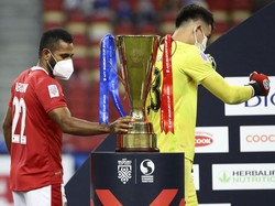 Momen Sedih Pemain Indonesia Cuma Bisa Ratapi Trofi Piala AFF