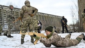 Tentara Rusia Makin Dekat, Warga Kiev Diminta Siaga Tempur