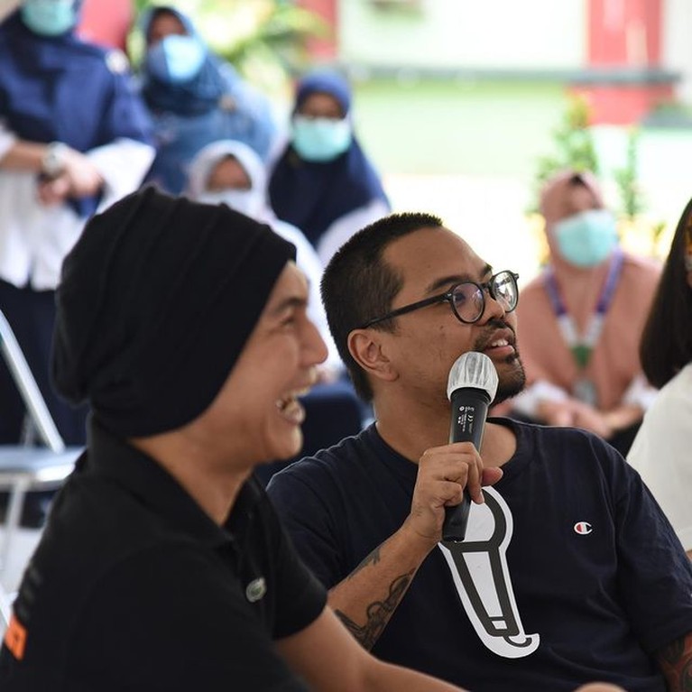 7 Potret Anji & Coki Pardede Saat Rehabilitasi, Coki Tampil Gemuk! Anji membagikan foto saat ia dan Coki Pardede jalani masa rehabilitasi narkoba bareng di RSKO, Cibubur. Yuk intip potret mereka!
