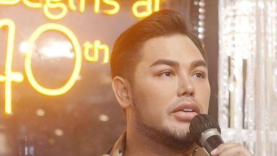 Ivan Gunawan baru saja merayakan ulang tahunnya yang ke-40 di kediamannya bersama para keluarga dan sahabat. Yuk intip!