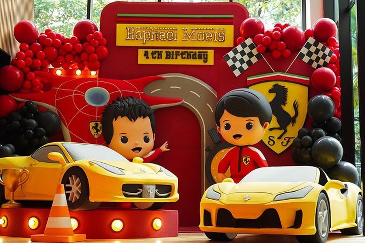 Sandra Dewi dan Harvey Moeis tengah berbahagia merayakan ulang tahun ke-4 putra sulungnya Raphael Moeis&period; Yuk intip potretnya&excl;