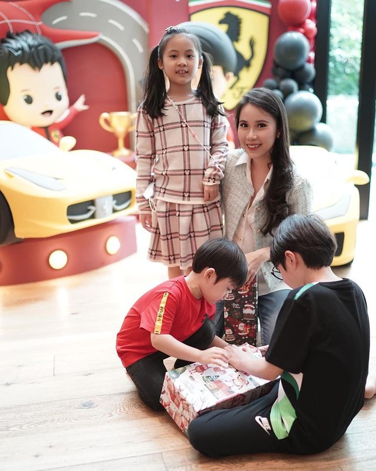 Sandra Dewi dan Harvey Moeis tengah berbahagia merayakan ulang tahun ke-4 putra sulungnya Raphael Moeis. Yuk intip potretnya!