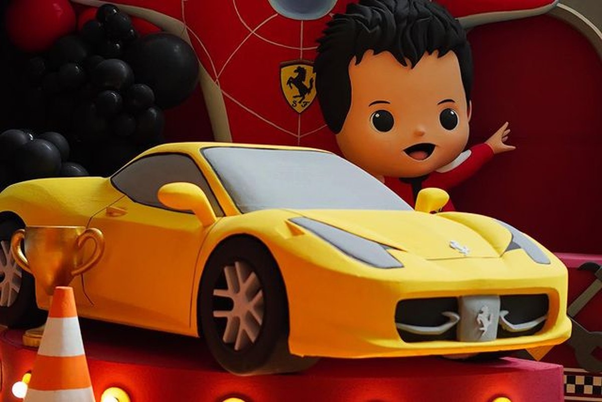 Sandra Dewi dan Harvey Moeis tengah berbahagia merayakan ulang tahun ke-4 putra sulungnya Raphael Moeis&period; Yuk intip potretnya&excl;