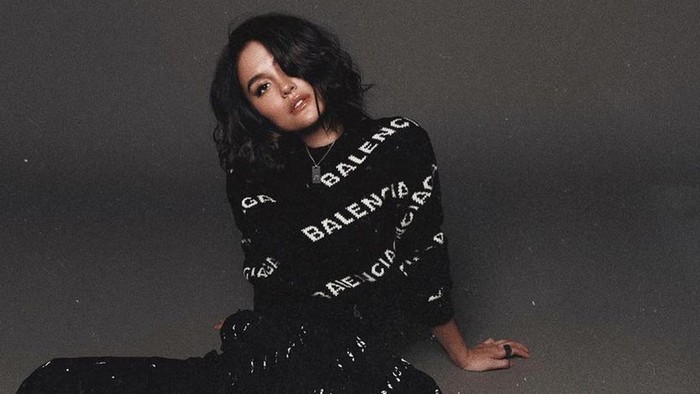 Serba Balenciaga! Segini Harga Busana dan Aksesori yang Dipakai Agnez Mo, Total Bisa Sampai Rp90 Jutaan! Serba Balenciaga! Segini Harga Busana dan Aksesori yang Dipakai Agnez Mo, Total Bisa Sampai Rp90 Jutaan!