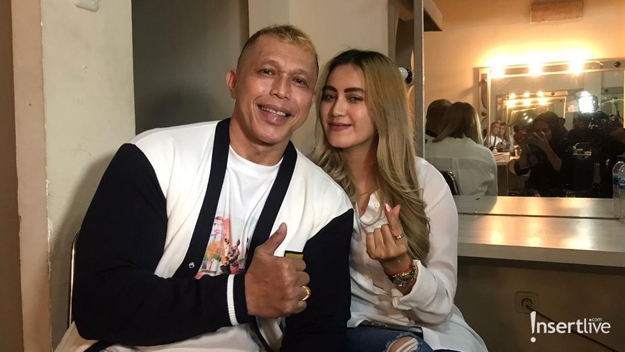 Bang Tigor & istri