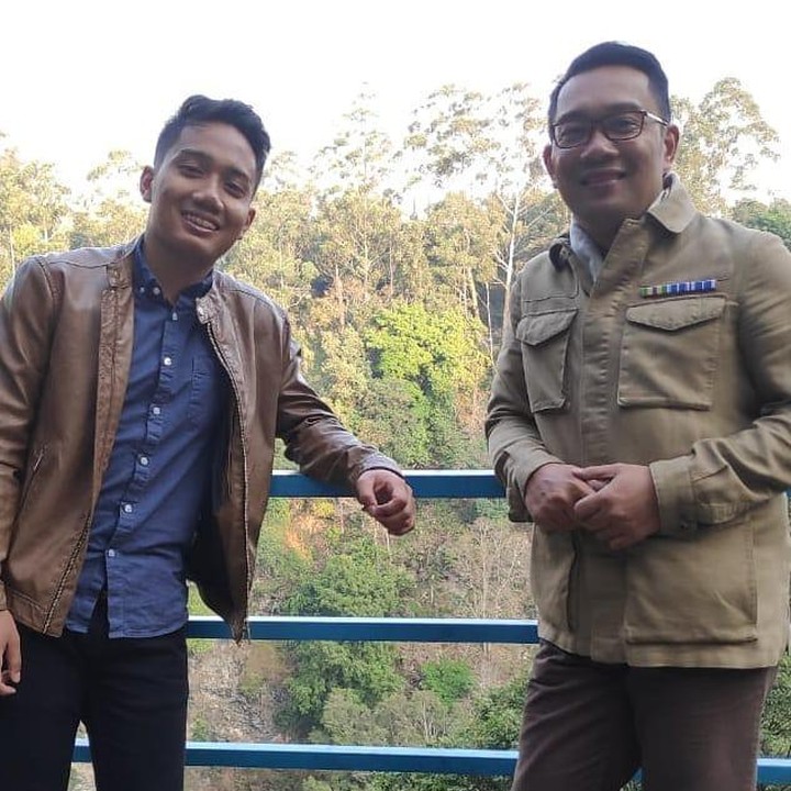 <p>Banyak netizen bilang, Eril mirip dengan sang ayah lho, Bunda. Setuju enggak nih? (Foto: Instagram @ataliapr)</p>